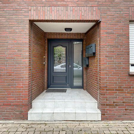 Homelystays Stilvolles Apartment An Der Kirche Lemfoerde Exterior photo